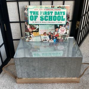 Book : The First Days of School by Harry Wong & Rosemary Wong